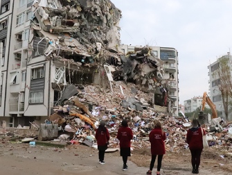 Deprem Yardımlarımız İzmir’de